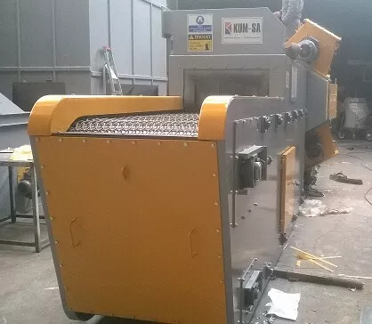 WIRE BELT SANDBLASTING MACHINE