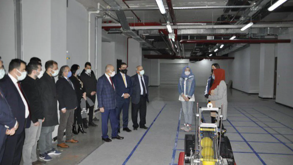 "Kalkınma için sanayi ve üniversite iş birliğine ihtiyaç var"