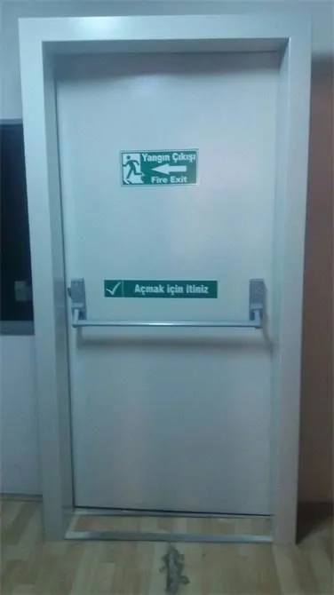 Panik Barlı ve Kilitli Yangın Kapısı