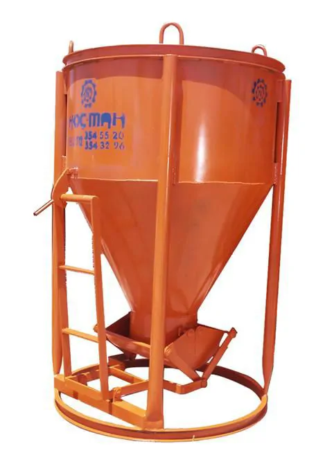 Bottom-opening tower crane concrete bucket