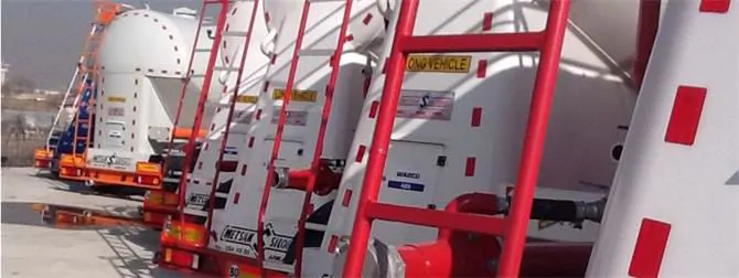 Three-axle V-type silo trailer