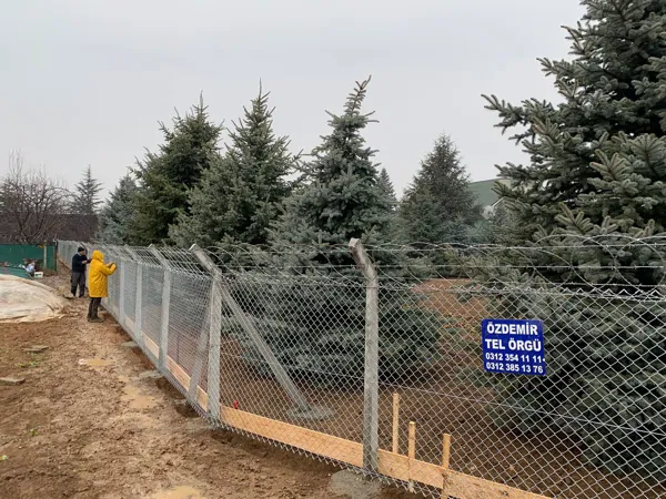 Bahçeler İçin Kafes Görünümlü Tel Örgü