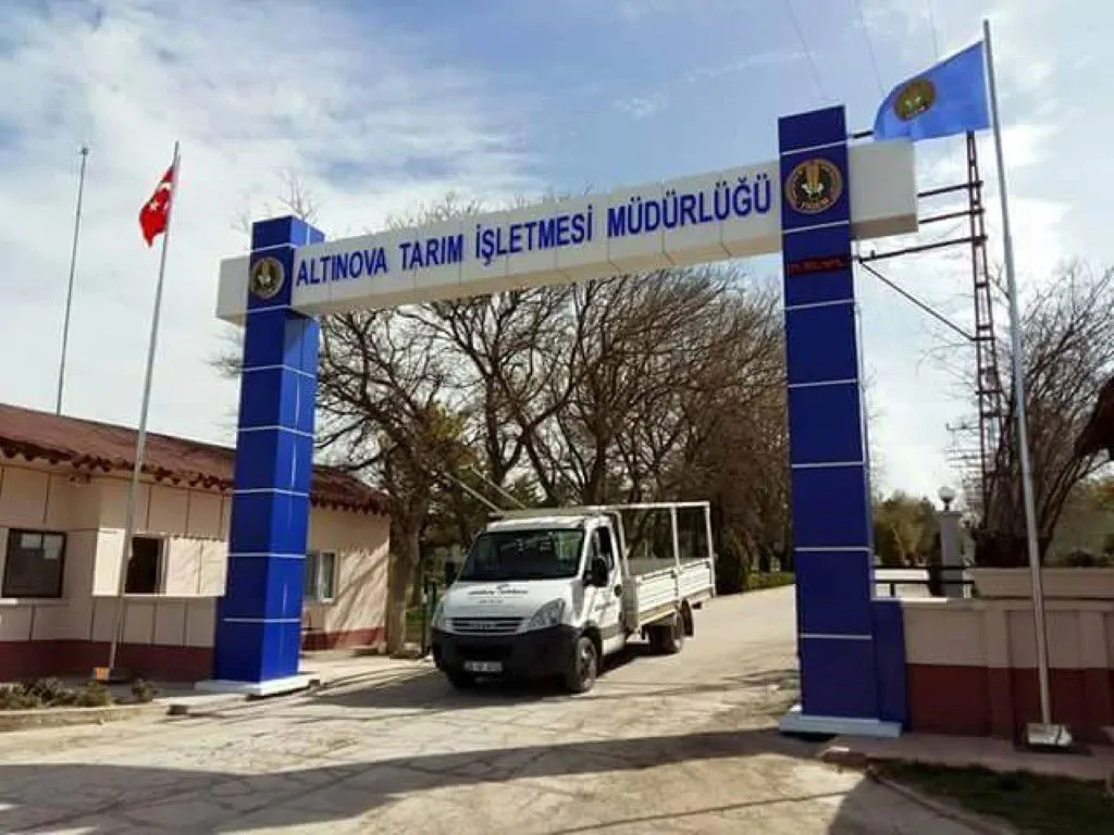 Giriş,Tak, Site Tabelası