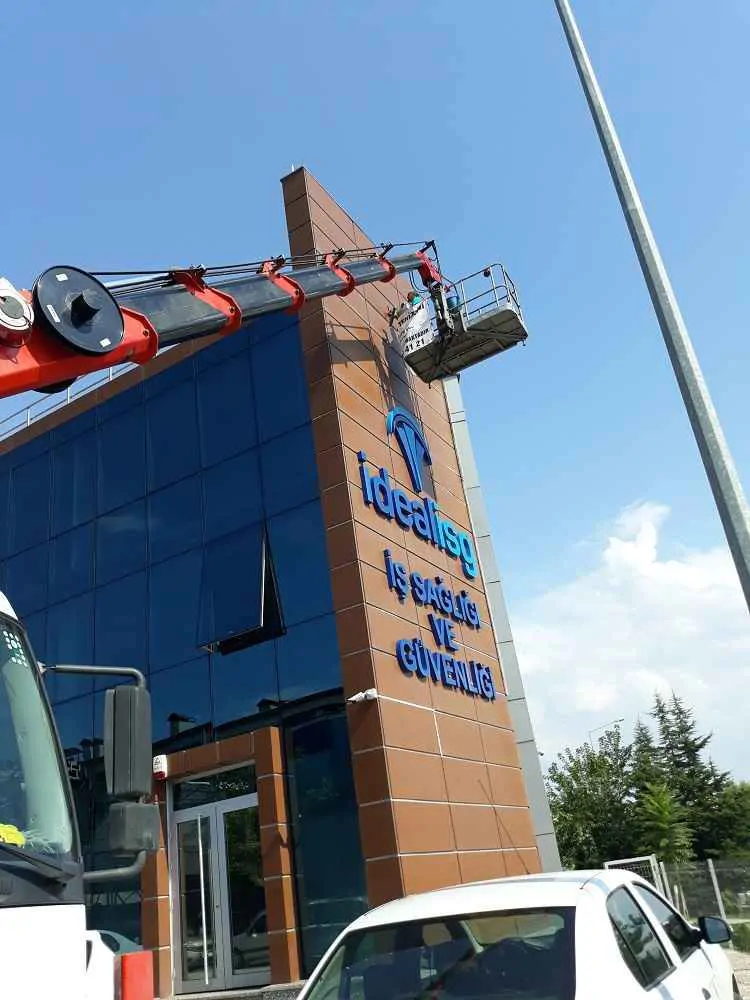 RESIDENTIAL COMPLEX AND MASS HOUSING CLEANING