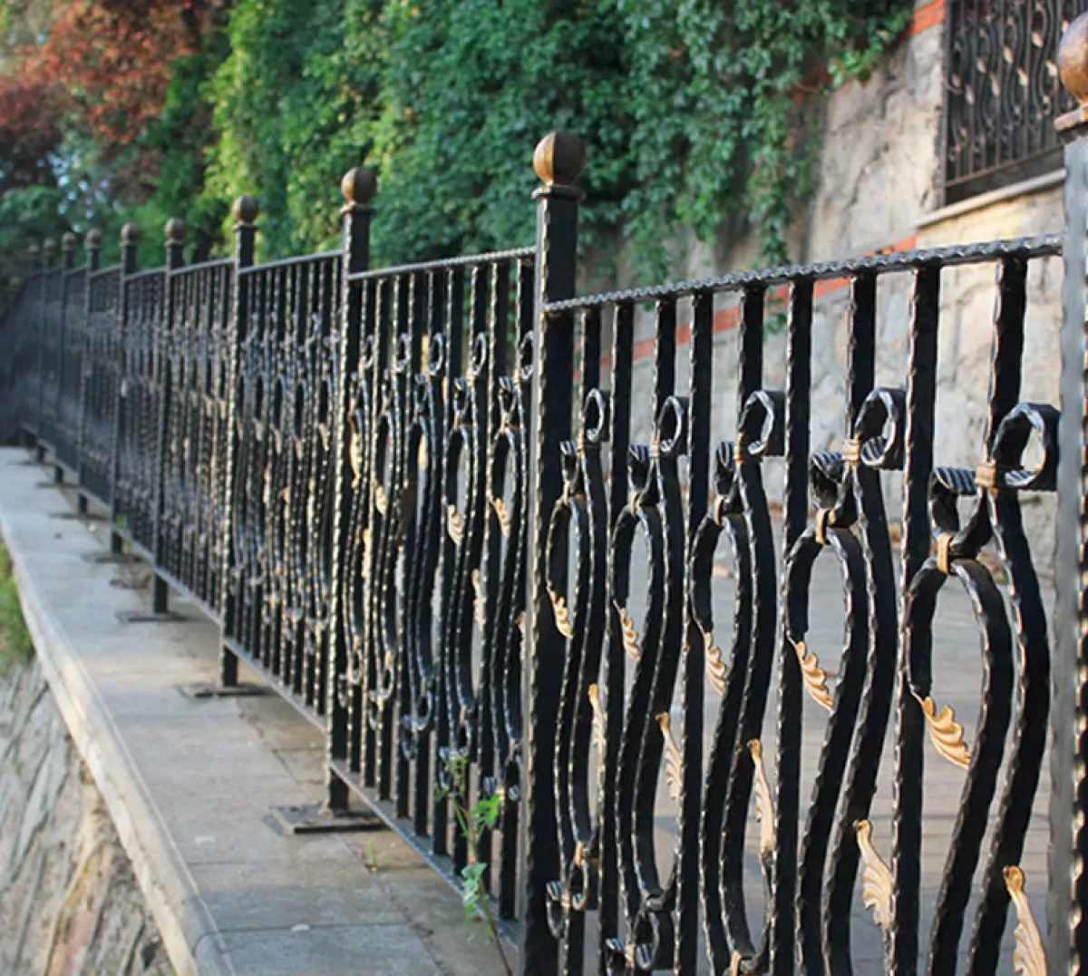 WROUGHT IRON MOTIFS
