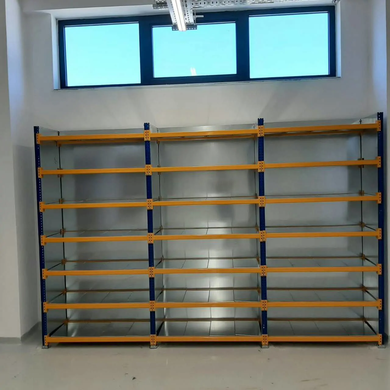 Warehouse rack