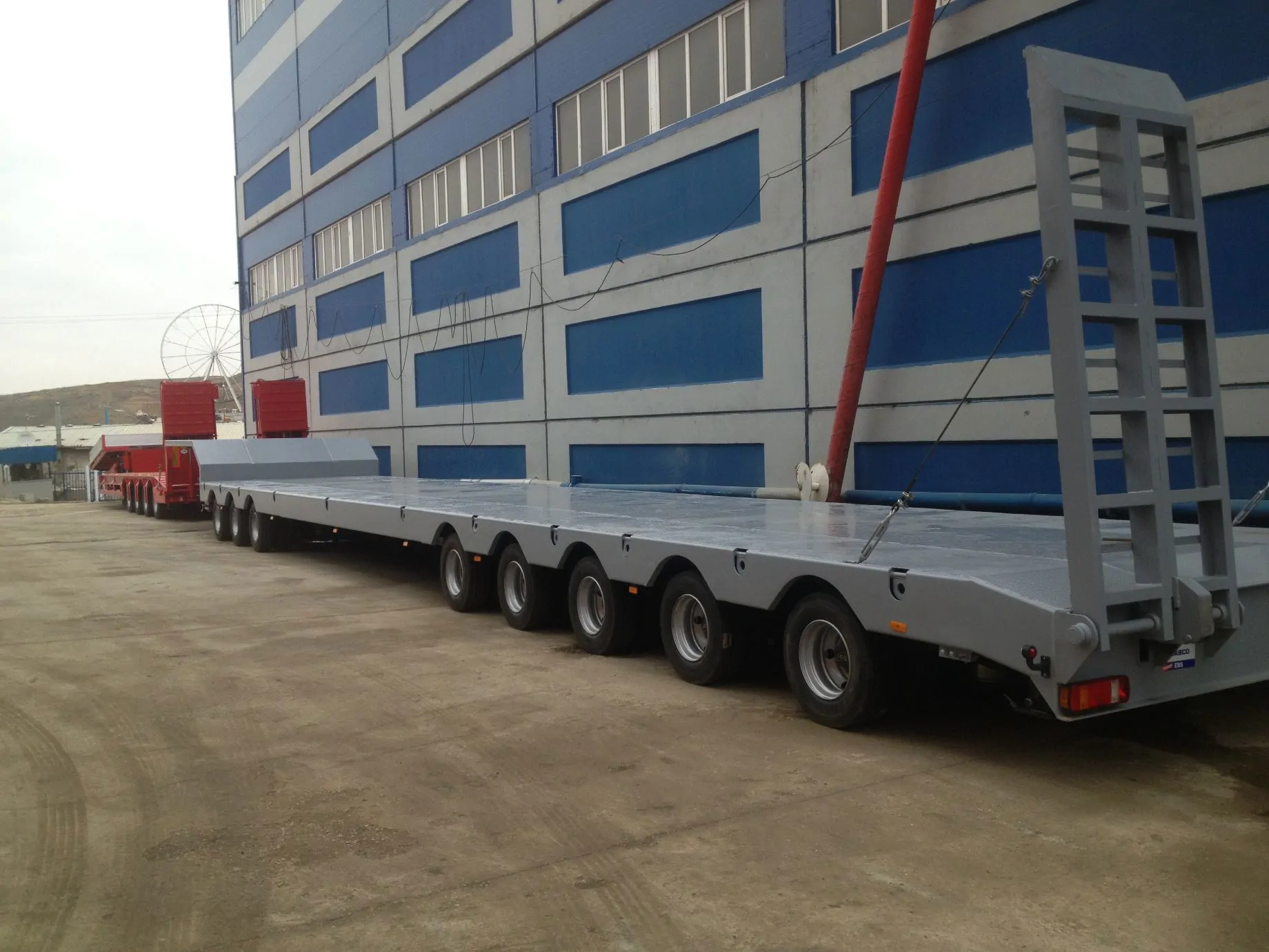 Custom-made Lowbed Trailer