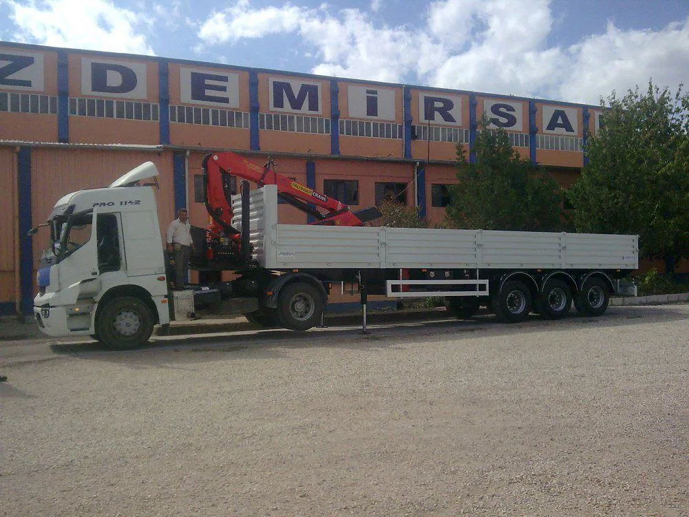 Crane-equipped trailer
