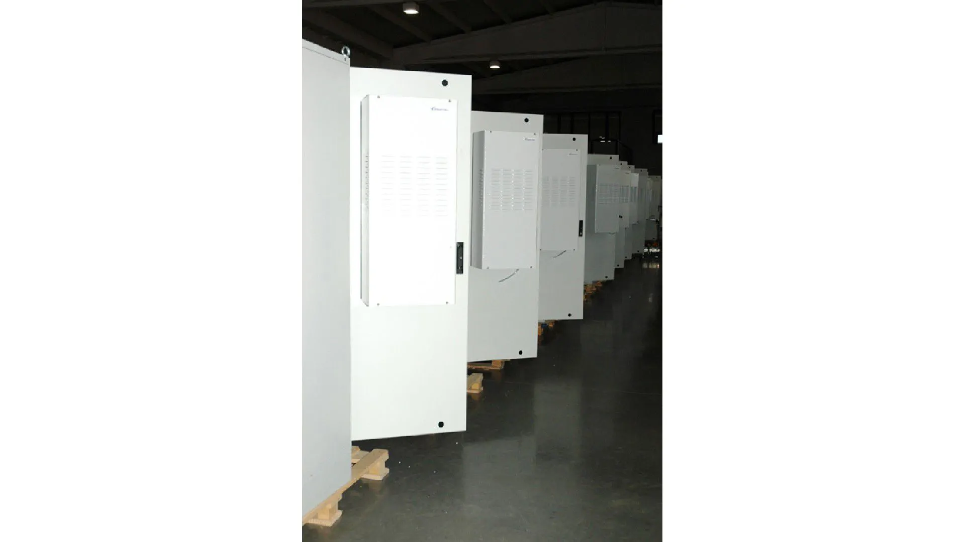 INDUSTRIAL CABINS