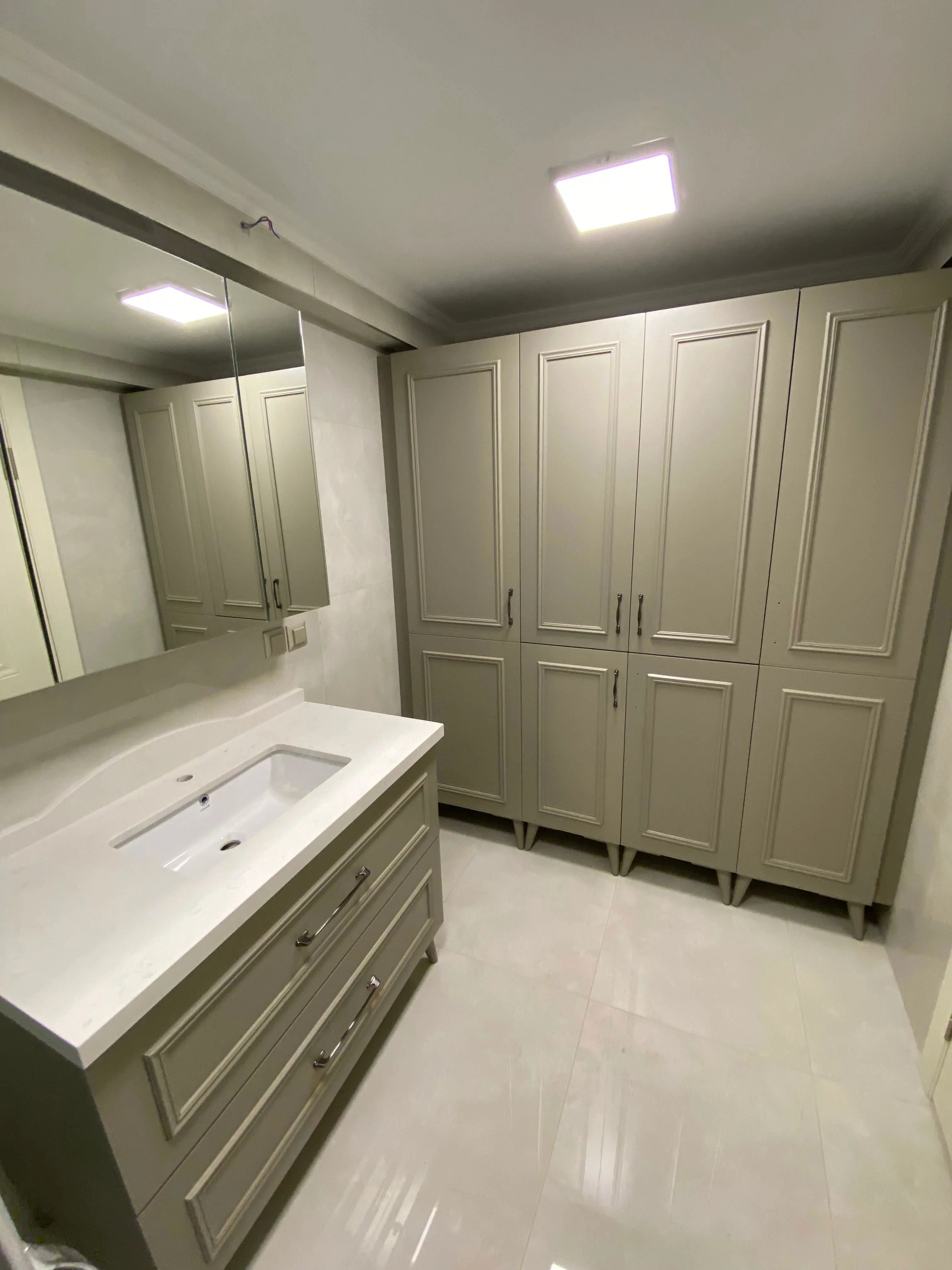 BATHROOM CABINET