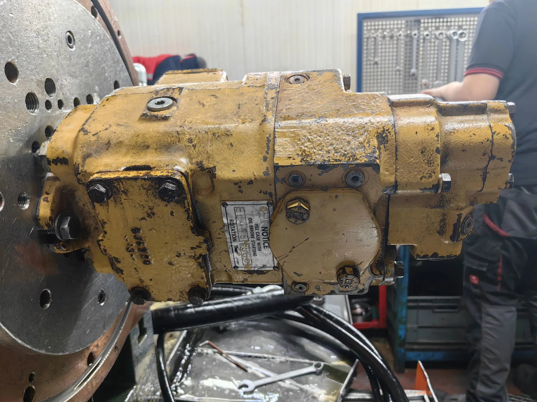 8J0498/ 140G Main Hydraulic Pump